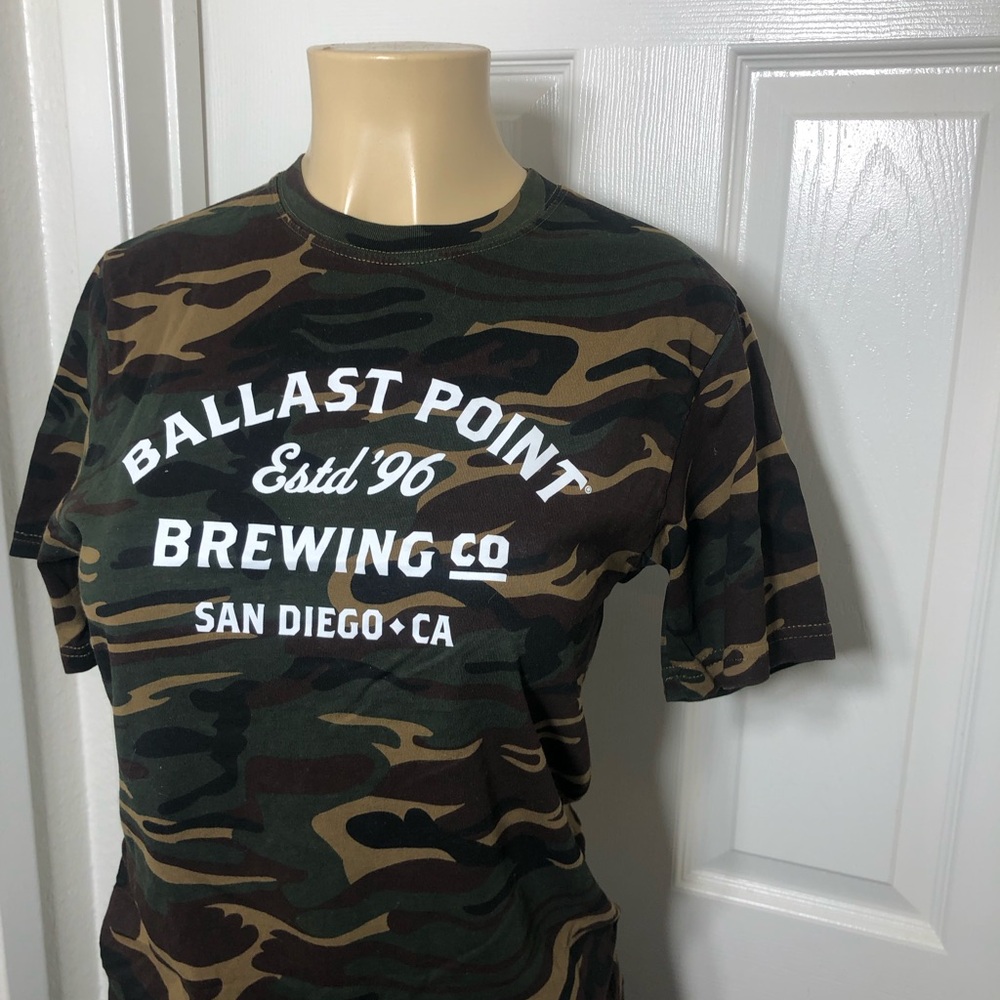 Women’s tee